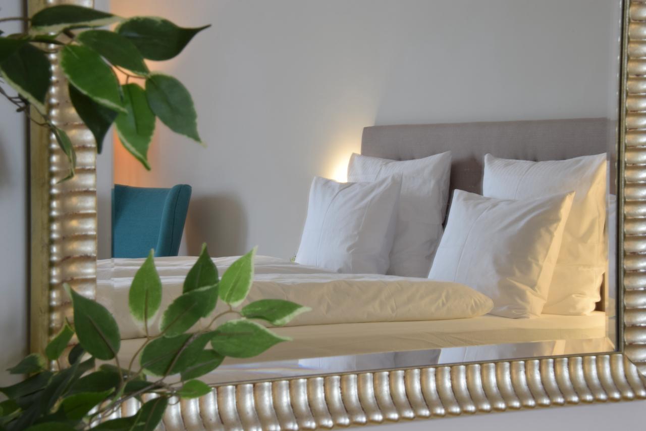 Europest Luxury Suites Budapest Bagian luar foto
