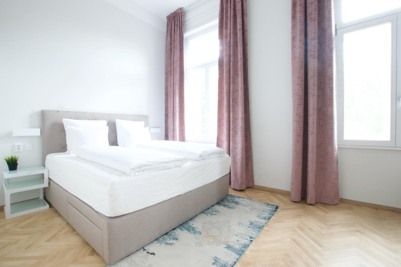 Europest Luxury Suites Budapest Bagian luar foto