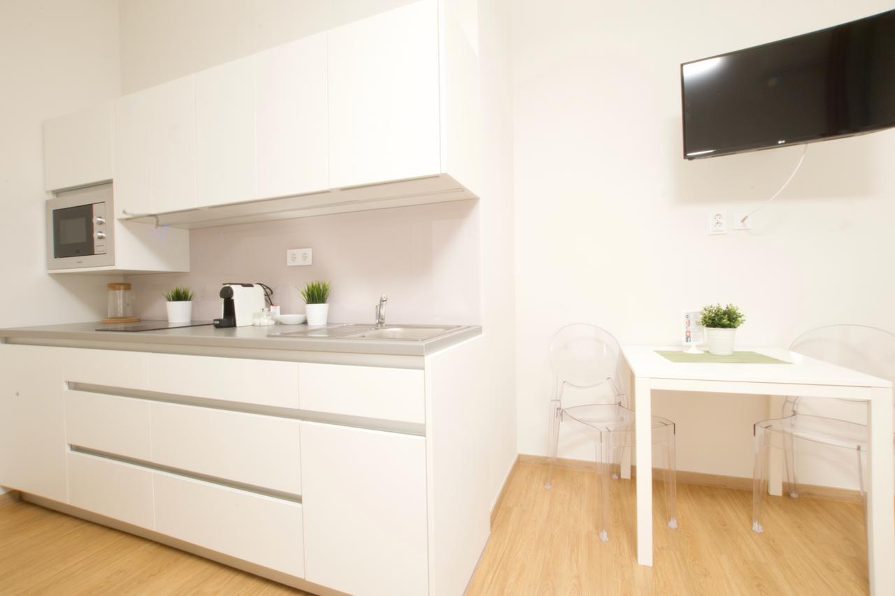 Europest Luxury Suites Budapest Bagian luar foto