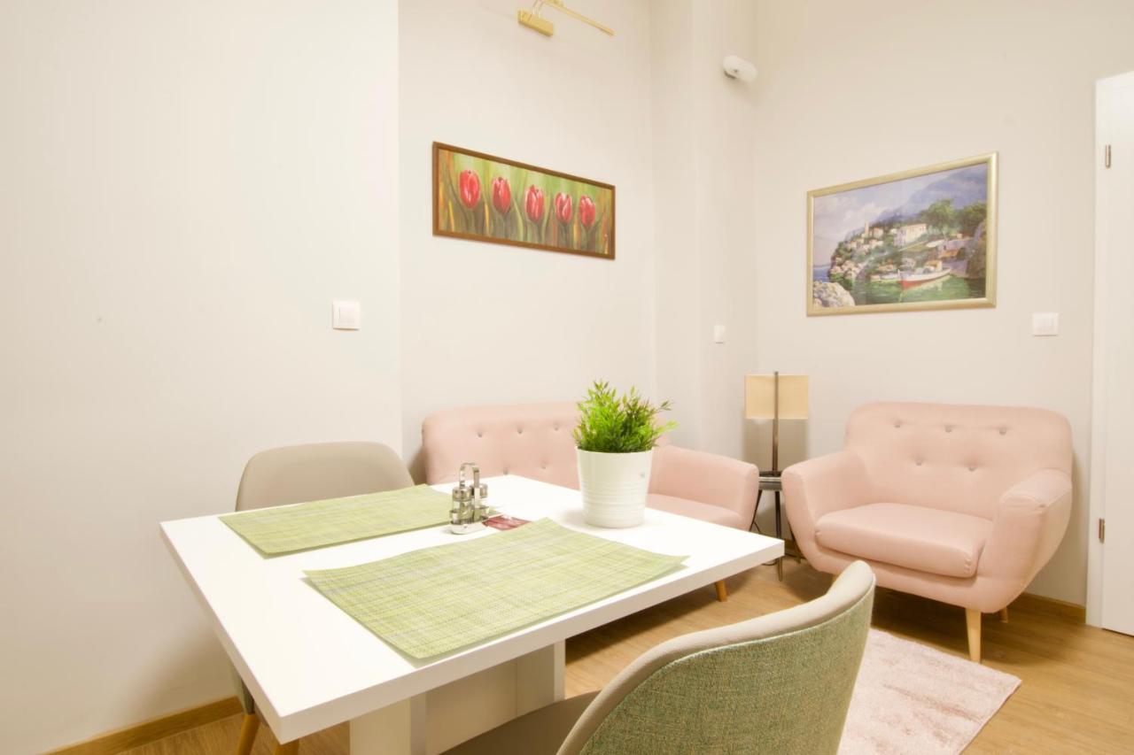 Europest Luxury Suites Budapest Bagian luar foto