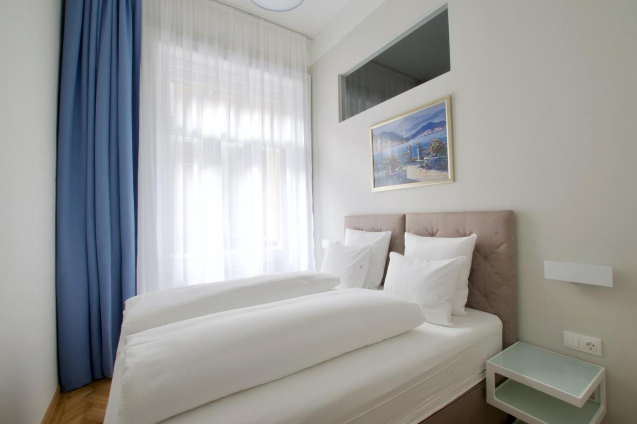 Europest Luxury Suites Budapest Bagian luar foto