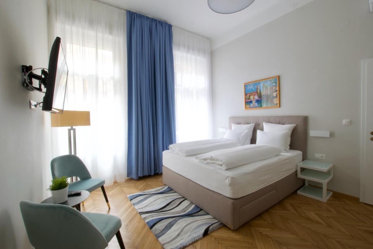 Europest Luxury Suites Budapest Bagian luar foto